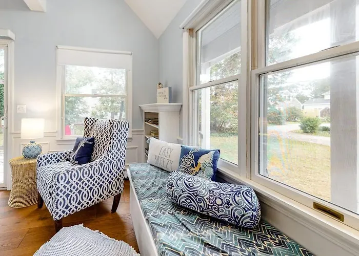 Ferry Harbor Cottage